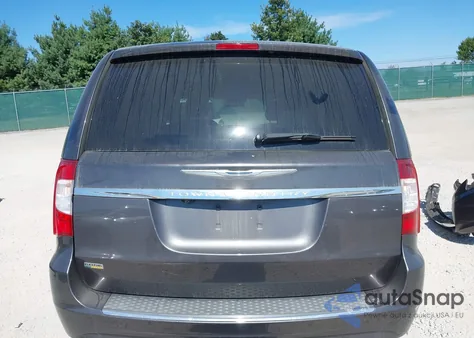 2015 Chrysler Town & Country Touring from USA, damaged, VIN 2C4RC1BG2FR565248